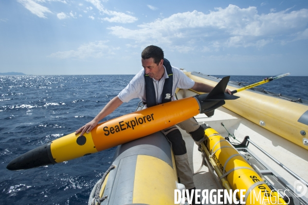 Mise à l eau du Glider SEAEXPLORER à La Ciotat