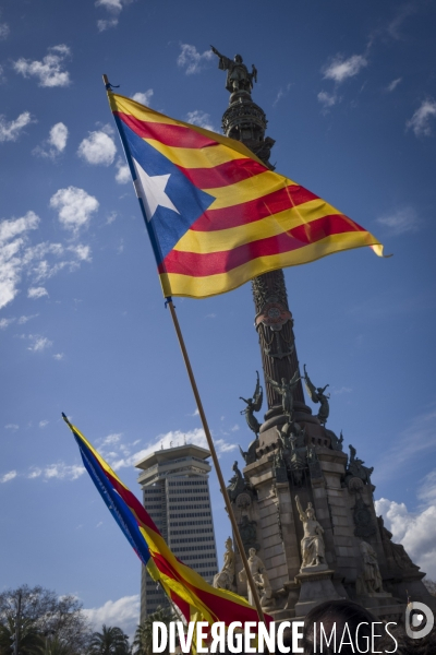 Barcelone, la rue fait pression sur les politiques