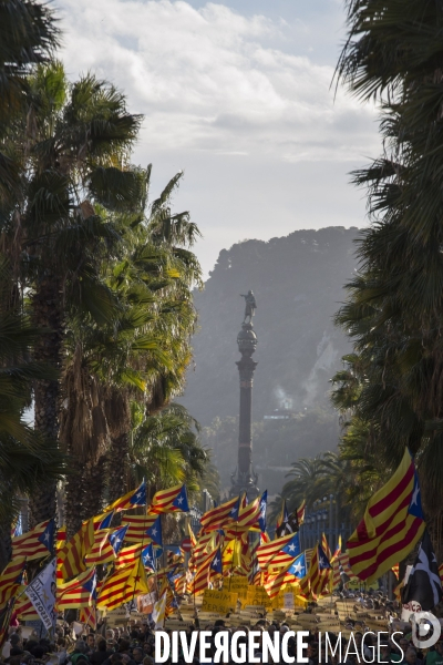 Barcelone, la rue fait pression sur les politiques