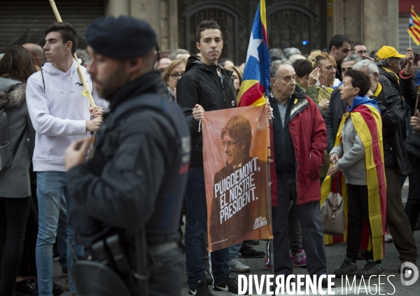 Barcelone, la rue fait pression sur les politiques