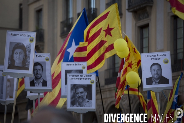 Barcelone, la rue fait pression sur les politiques