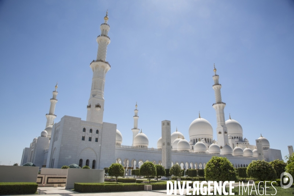 Sheikh zayed grand mosque/abu dhabi
