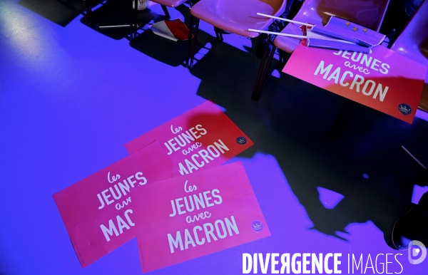 Premiere convention les Jeunes avec Macron