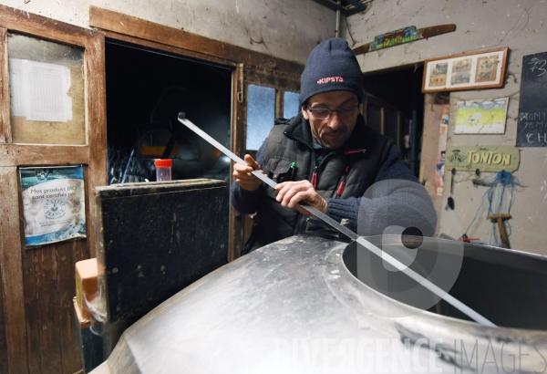 La collecte du #lait avec Franck, le #fromager #Agriculture #Jura #FrancheComté Le Val d Amour - Jura - Saison 4 Coopérative de Grange de Vaivre A l heure de la