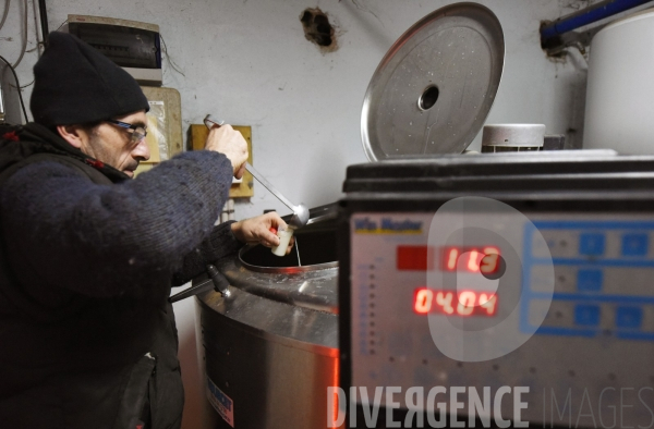 La collecte du #lait avec Franck, le #fromager #Agriculture #Jura #FrancheComté Le Val d Amour - Jura - Saison 4 Coopérative de Grange de Vaivre A l heure de la