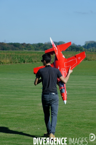 Aéromodèlisme : Piloter un jet à 15 ans