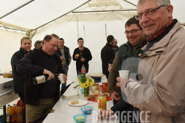 #PortesOuvertes #Exploitation #Agricole La #Vache ! ça #gratouille ! #Jura Journée  Portes Ouvertes  au Gaec des Arbus, une importante exploitation agricole (élevage laitier, céréales) du Val d Amour.