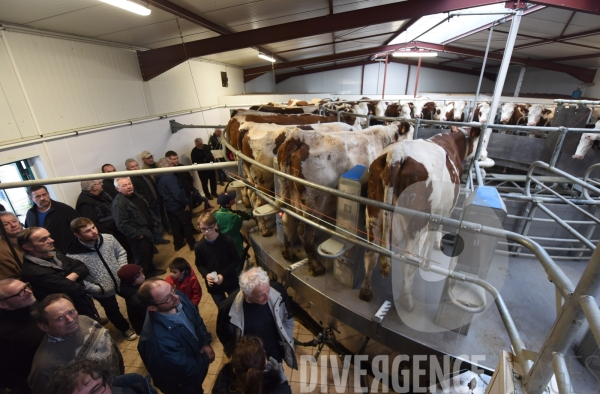 #PortesOuvertes #Exploitation #Agricole La #Vache ! ça #gratouille ! #Jura Journée  Portes Ouvertes  au Gaec des Arbus, une importante exploitation agricole (élevage laitier, céréales) du Val d Amour.