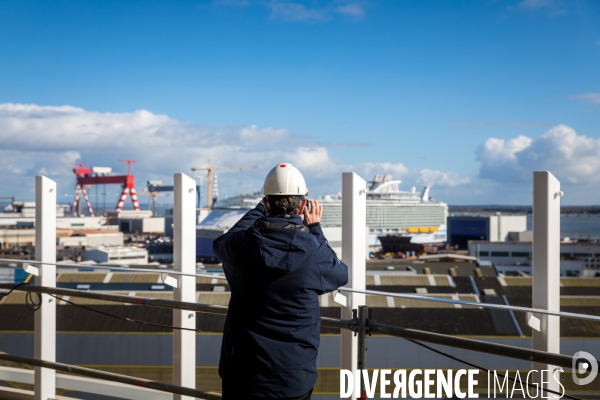 Sur les chantiers navals STX France de Saint-Nazaire.