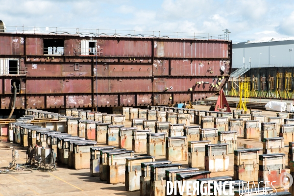 Sur les chantiers navals STX France de Saint-Nazaire.