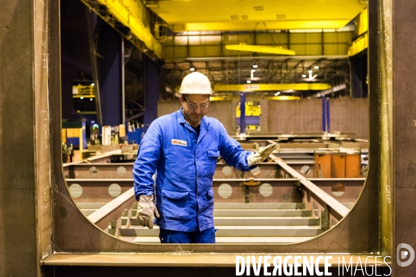 Sur les chantiers navals STX France de Saint-Nazaire.