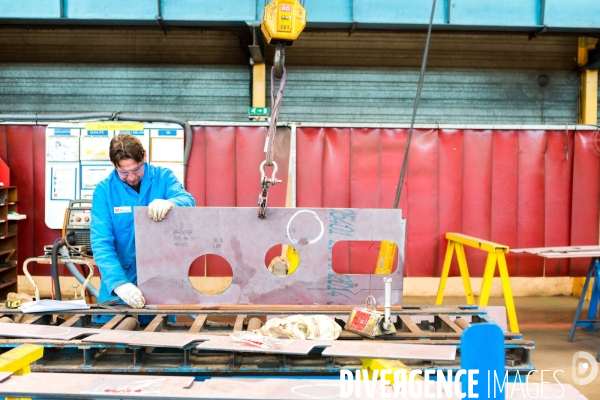 Sur les chantiers navals STX France de Saint-Nazaire.