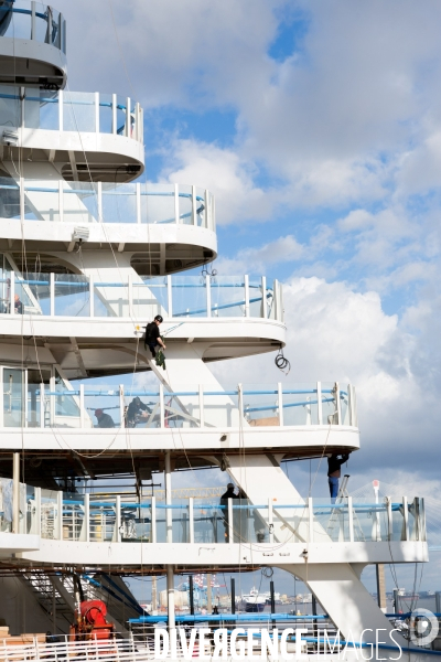 Sur les chantiers navals STX France de Saint-Nazaire.