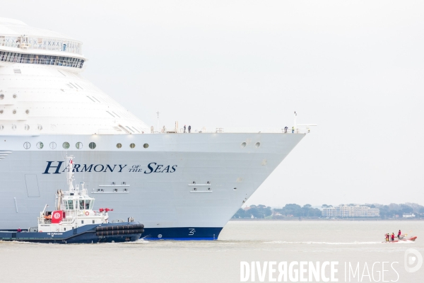 Sur les chantiers navals STX France de Saint-Nazaire.