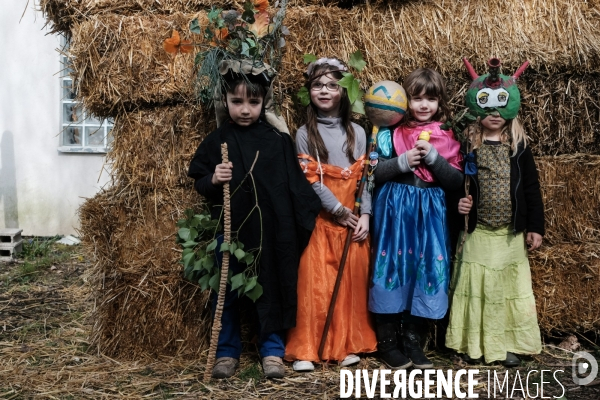 Le Carnaval Touf Ensemble contre les pesticides et les désherbants en ville # Acte 01