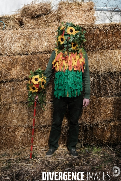 Le Carnaval Touf Ensemble contre les pesticides et les désherbants en ville # Acte 01