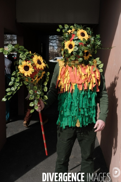 Le Carnaval Touf Ensemble contre les pesticides et les désherbants en ville # Acte 01