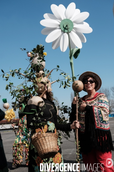 Le Carnaval Touf Ensemble contre les pesticides et les désherbants en ville # Acte 01