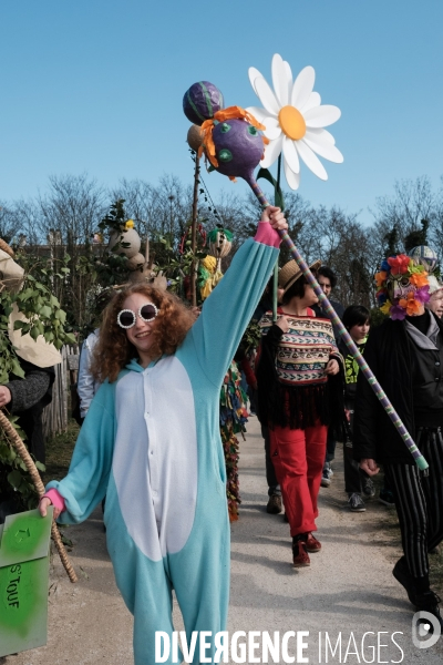 Le Carnaval Touf Ensemble contre les pesticides et les désherbants en ville # Acte 01