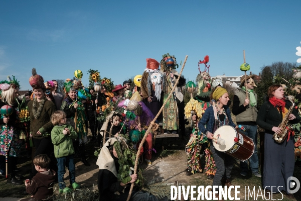 Le Carnaval Touf Ensemble contre les pesticides et les désherbants en ville # Acte 01