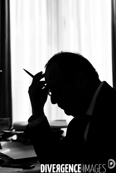 François Hollande rédige son livre  les leçons du pouvoir 