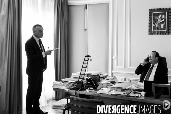 François Hollande rédige son livre  les leçons du pouvoir 