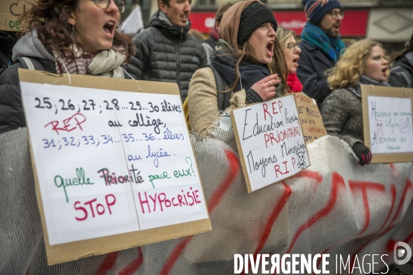 Manifestation nationale des cheminots contre le projet de réforme de leur statut à Paris le 22 mars 2018