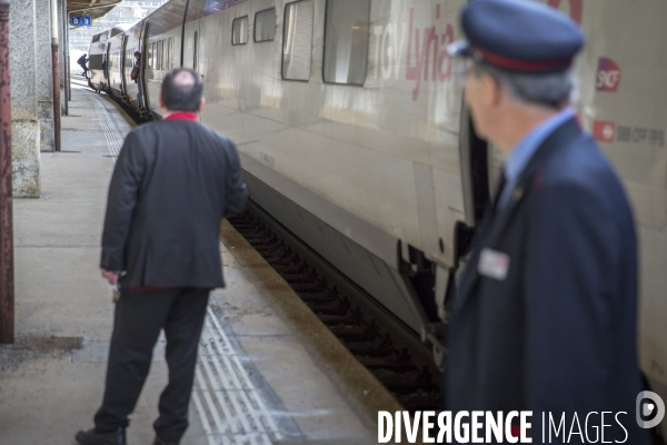 24 heures dans la vie d une contrôleuse TGV à la SNCF