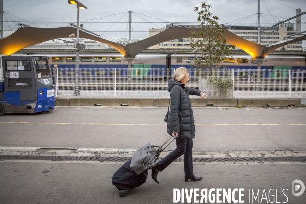 24 heures dans la vie d une contrôleuse TGV à la SNCF