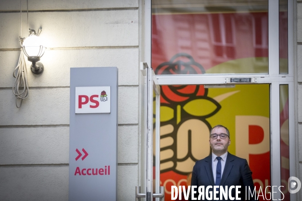 François Hollande vote pour le Congrès du PS à Solférino