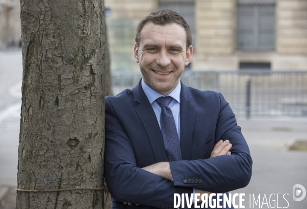 Julien dive depute