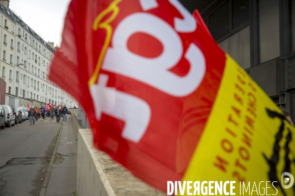 Premier jour de la greve nationale a la SNCF à Paris: AG et manifestations