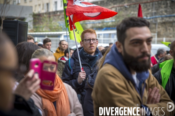 Premier jour de la greve nationale a la SNCF à Paris: AG et manifestations