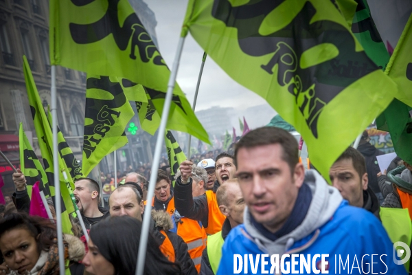 Premier jour de la greve nationale a la SNCF à Paris: AG et manifestations