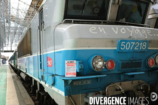 A la gare d  Austerlitz durant la gréve nationale des cheminots