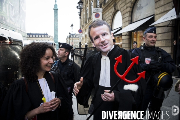 Manifestation nationale des avocats et professionnels de la justice à Paris.