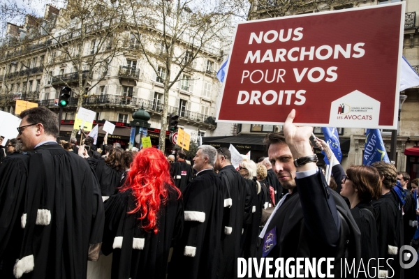 Manifestation nationale des avocats et professionnels de la justice à Paris.