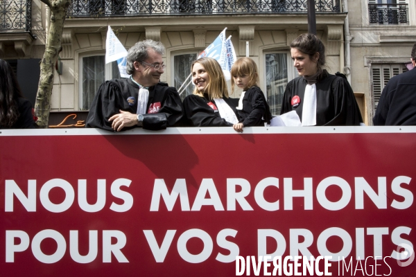 Manifestation nationale des avocats et professionnels de la justice à Paris.