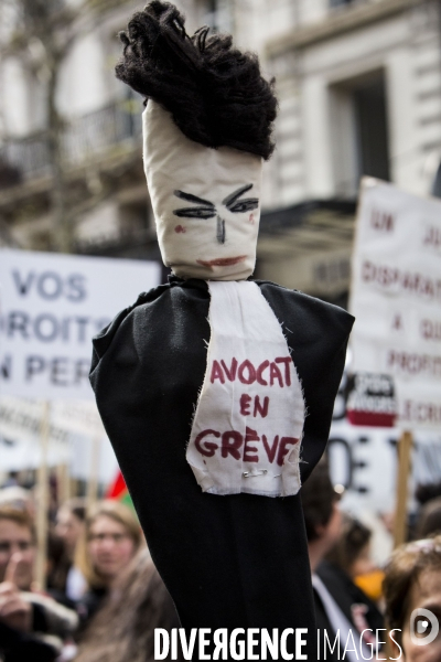 Manifestation nationale des avocats et professionnels de la justice à Paris.