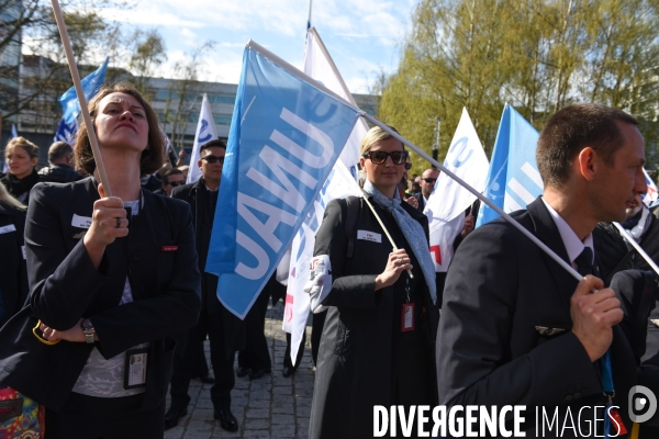 Grève et manifestation des salariés d Air-France