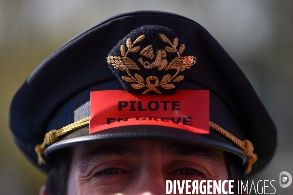 Grève et manifestation des salariés d Air-France