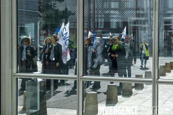 Grève et manifestation des salariés d Air-France