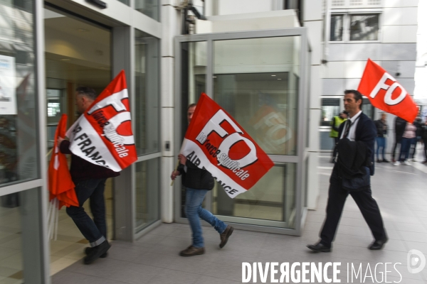 Grève et manifestation des salariés d Air-France