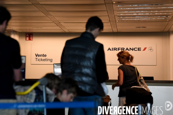 Grève et manifestation des salariés d Air-France