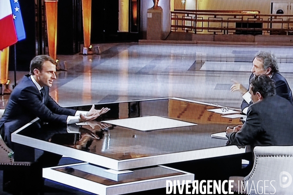 Photo d écran TV de l interview d Emmanuel Macron.