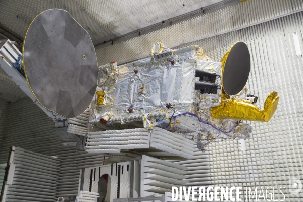 Satellite en chambre sourde à Thales Alenia Space