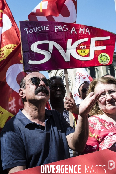 Grève à la SNCF, Manifestation interprofessionnelle.