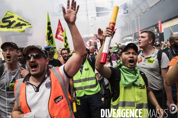 Grève à la SNCF, Manifestation interprofessionnelle.