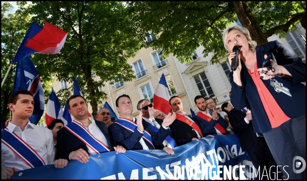 Manifestation anti immigration du FN devant l Assemblée