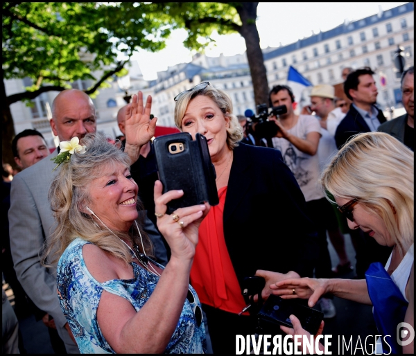 Manifestation anti immigration du FN devant l Assemblée